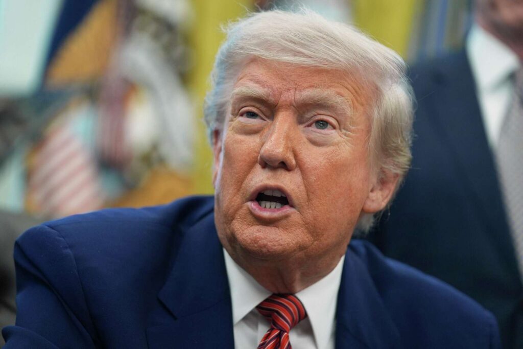 Trump ordena el despliegue de dos submarinos nucleares como respuesta a «amenazas incendiarias»del expresidente ruso Medvédev