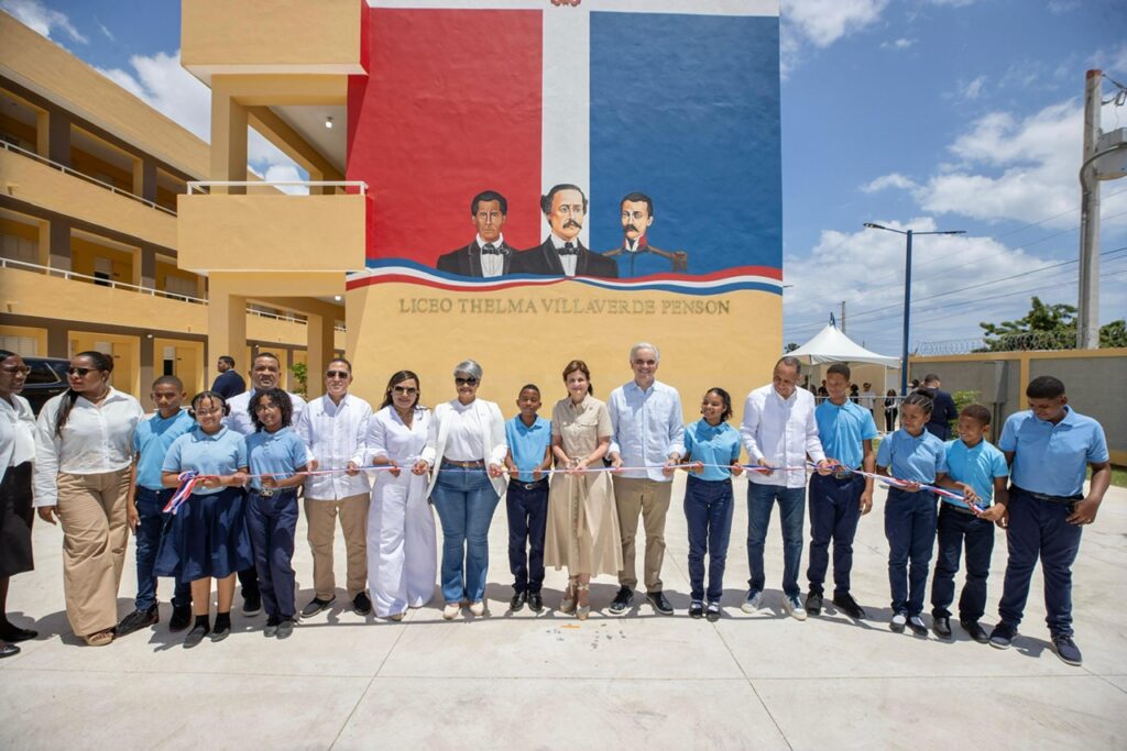 Gobierno entrega 129 Aulas y tres CAIPI en San Pedro de Macorís en beneficio de más de 4 mil estudiantes