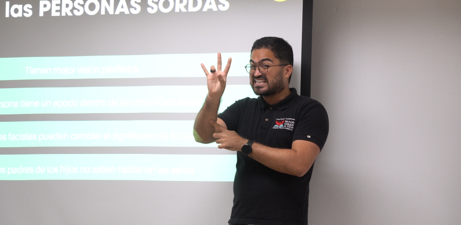 Comunicación y discriminación son las principales barreras que enfrentan las personas sordas en RD
