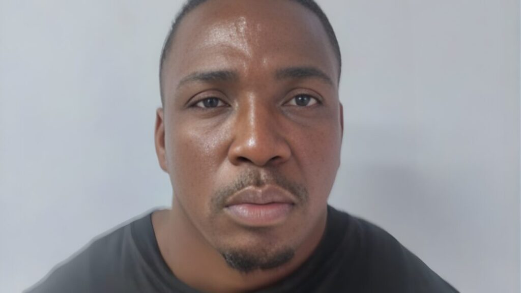 Arrestan a hombre acusado de recibir más de RD$1 millón en transferencia fraudulenta