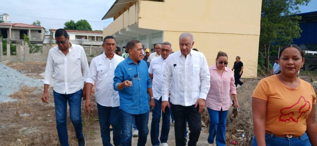 Infraestructura Escolar interviene tres centros educativos en Moca, Espaillat en el marco del programa «Navidad en las Aulas 24/7»