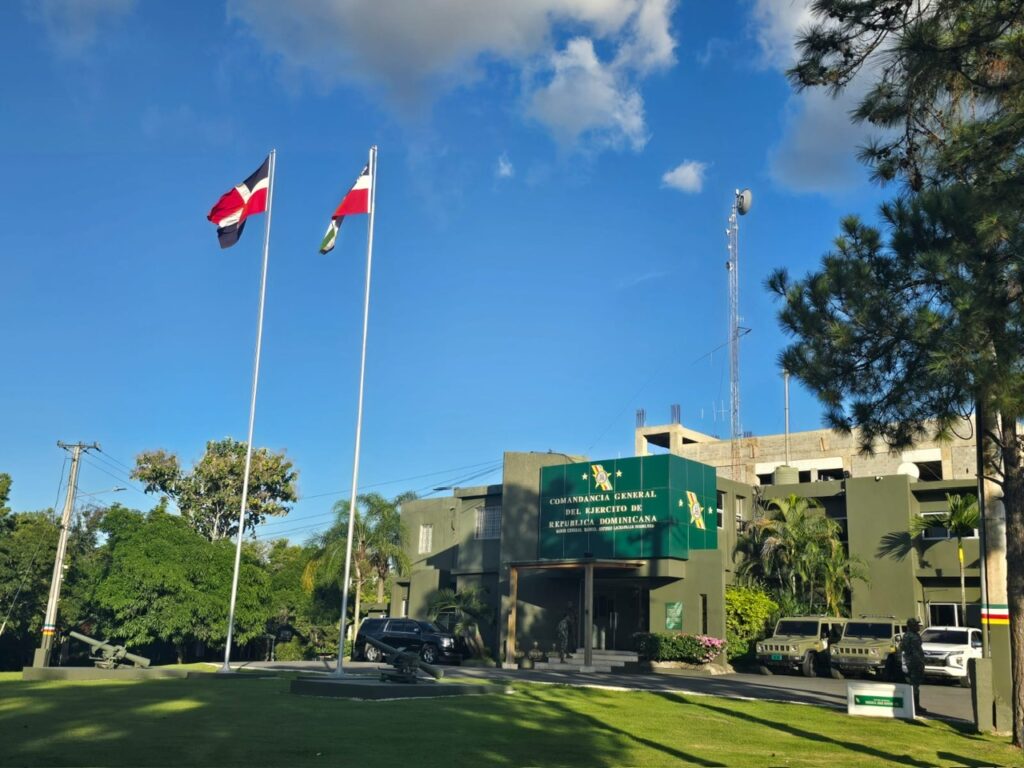 Ejército lamenta fallecimiento de cabo y heridas de sargento de la institución tras accidente en Dajabón