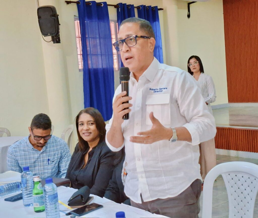 Infraestructura Escolar busca agilizar 36 obras escolares que ejecuta el Gobierno en la provincia Sánchez Ramírez