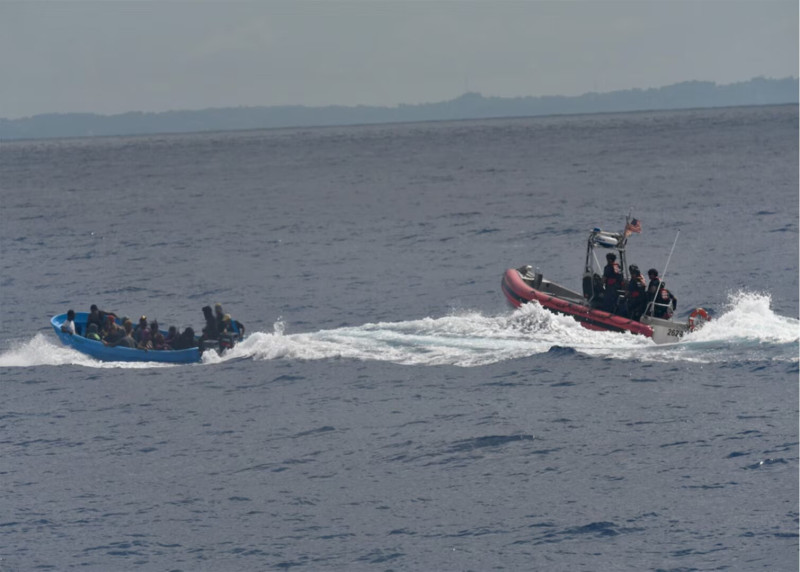 Repatrian a 54 haitianos y seis dominicanos a RD tras arribar a las costas de Puerto Rico