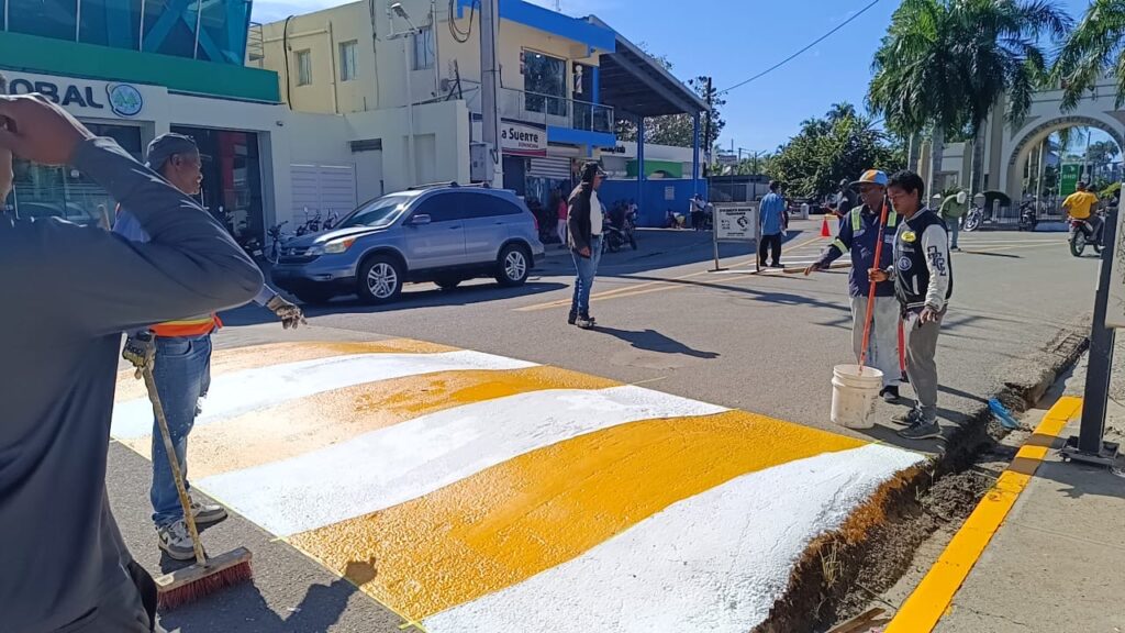 Alcaldía de Dajabón impulsa operativo de limpieza y embellecimiento en el casco urbano
