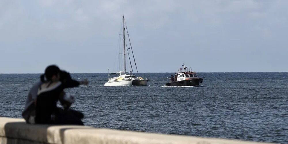 Petrolero ruso con 100.000 toneladas de crudo llega a Cuba, según las autoridades rusas