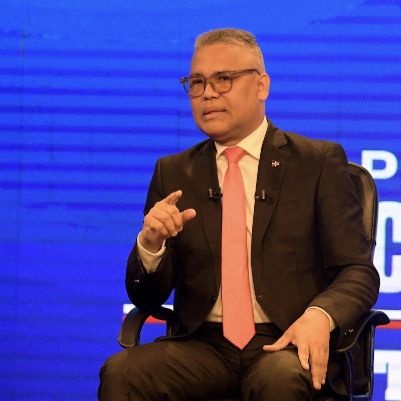 Fiscalía de Montecristi cita al pastor Carlos Peña por denuncia de extorsión y chantaje