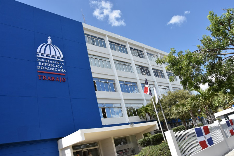 Ministerio de Trabajo pide flexibilizar labores y posponer actividades no esenciales por lluvia