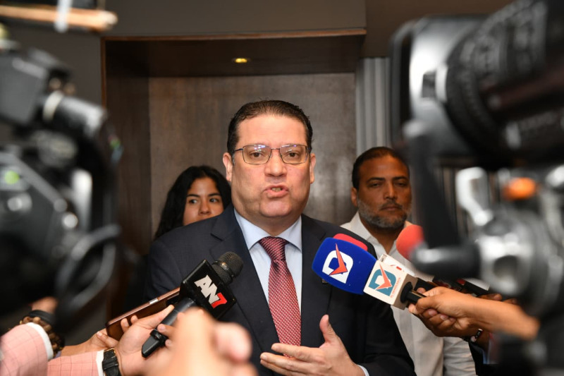 Medina está equivocado», responde Lovatón ante críticas del expresidente