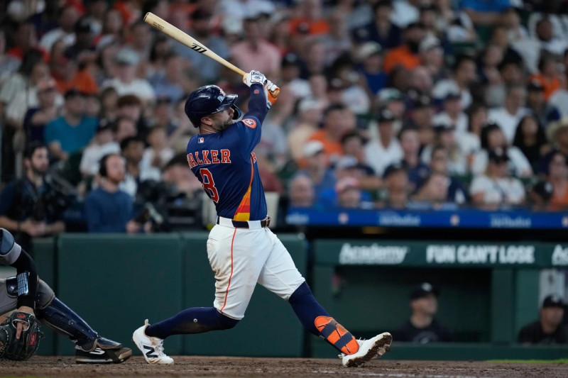 Astros castigan a Luis Gil y culminan con racha ganadora de Yankees