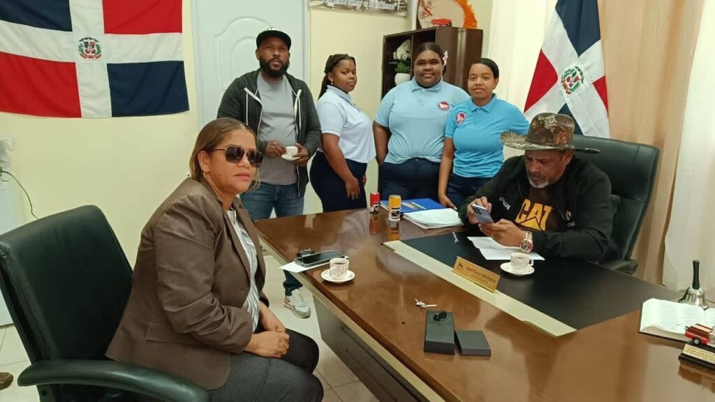 Solicitan reductores de velocidad en escuela Carmen Digna por alto riesgo de accidentes