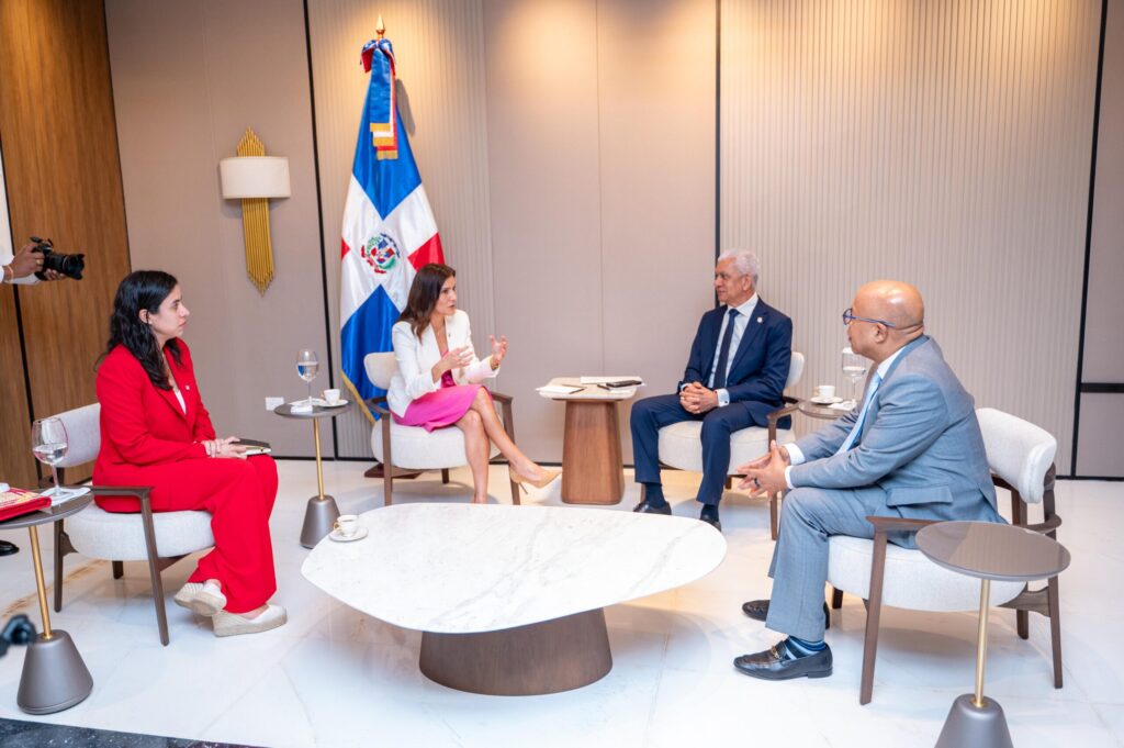 Congreso Nacional y embajadora de Estados Unidos abordan agenda legislativa y cooperación bilateral