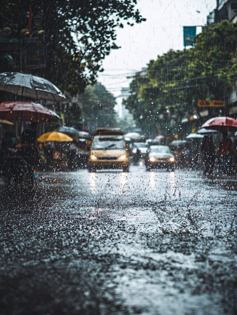 Continúan las lluvias fuertes, tormentas eléctricas y ráfagas de viento en el país