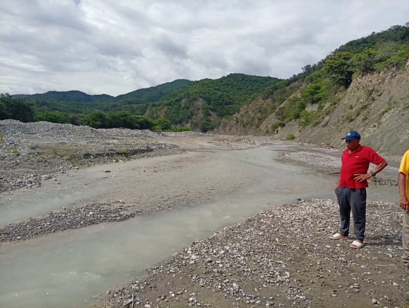 Comunidades se levantan para impedir extracción de materiales del río Ocoa