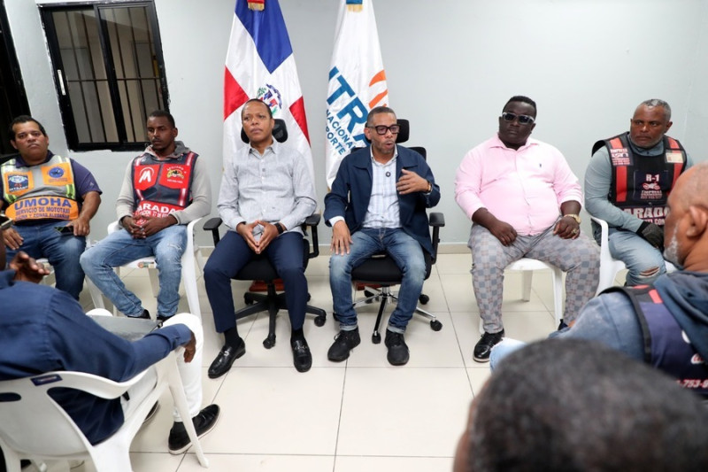 El Intrant inicia un plan para regular las paradas de motoconchos