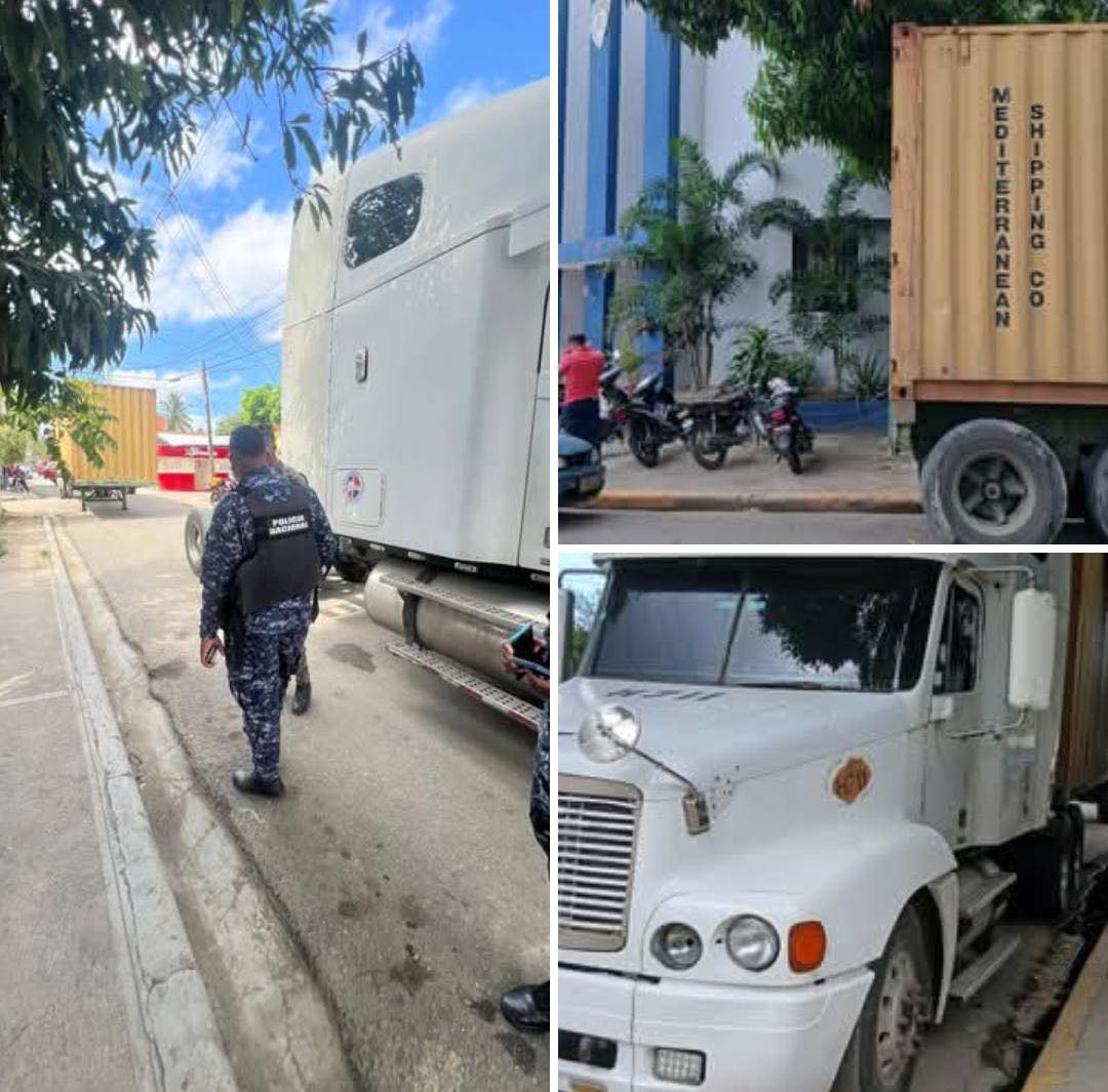 Agentes de la Policia Preventiva y Dicrim de Dajabón recuperan camión contenedor reportado como robado en San Cristóbal