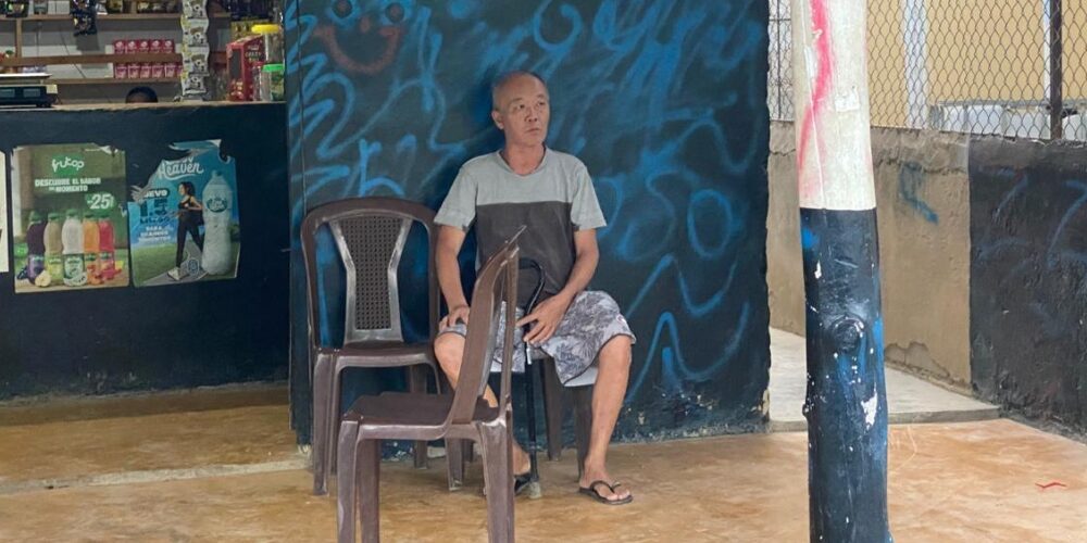 Chino en Santiago pide ayuda a embajada para regresar a su país tras vivir en extrema pobreza