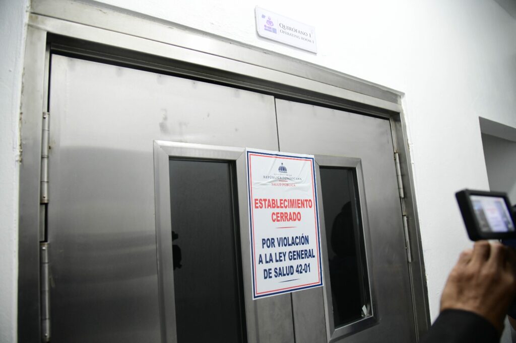 Salud Pública cierra más de 500 centros de salud y estéticas por incumplir normas sanitarias