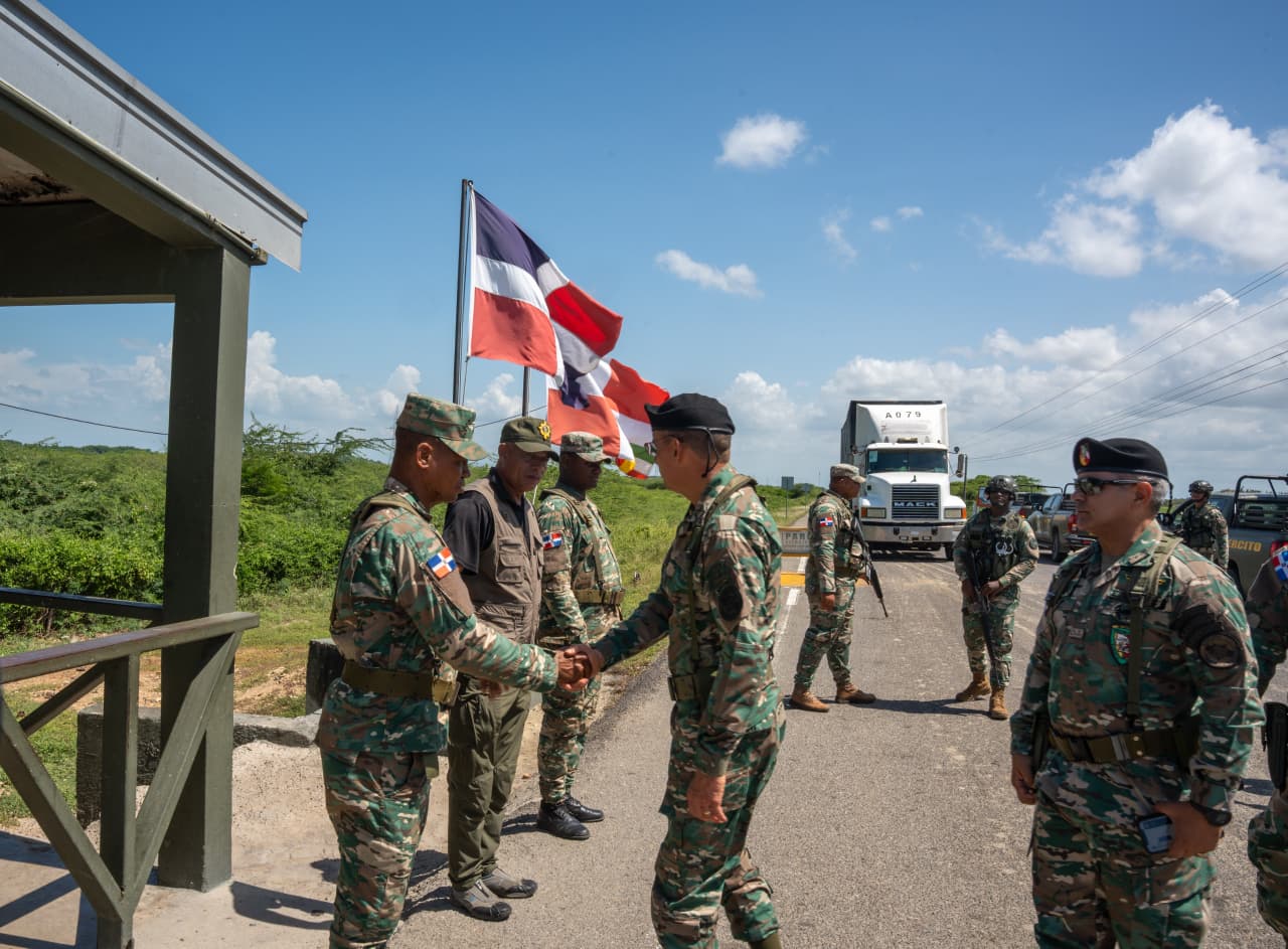 Comandante General del Ejército supervisa operatividad fronteriza y destaca control total en la Línea Noroeste