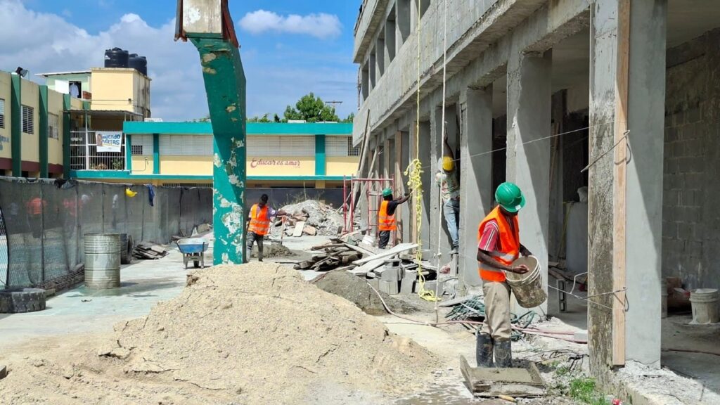 Construcción de nuevas aulas en Centro Educativo FMA Salesianas de Cristo Rey avanza de forma acelerada