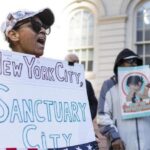 Juez de federal EEUU prohíbe al gobierno Trump detener migrantes en los juzgados