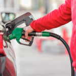Gobierno aumentará 6 y 3 pesos a las gasolinas y gasoil este viernes