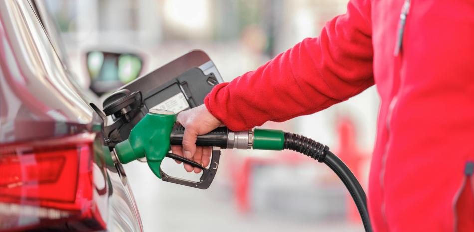 El petróleo de Texas baja a 70,91 dólares; Trump dice que más le vale que bajen la gasolina