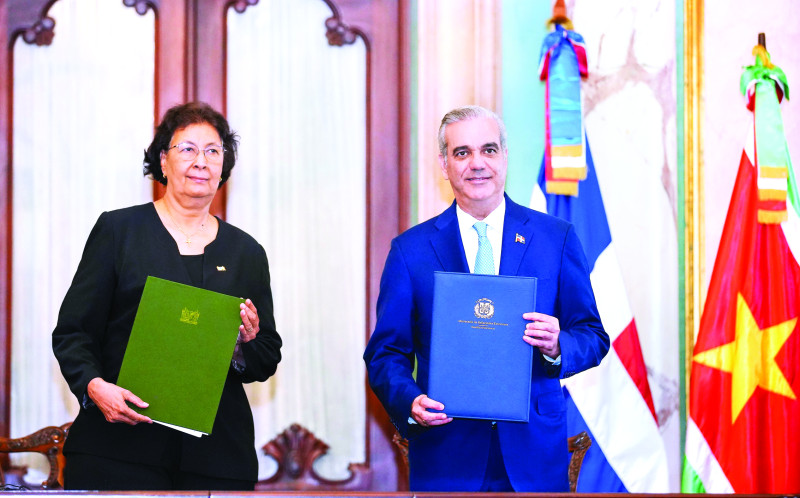 El país firma acuerdo estratégico con Surinam