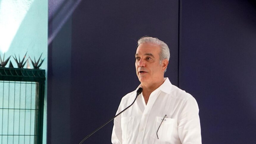 Abinader expresa solidaridad con Venezuela tras terremoto y anuncia envío de equipos de rescate