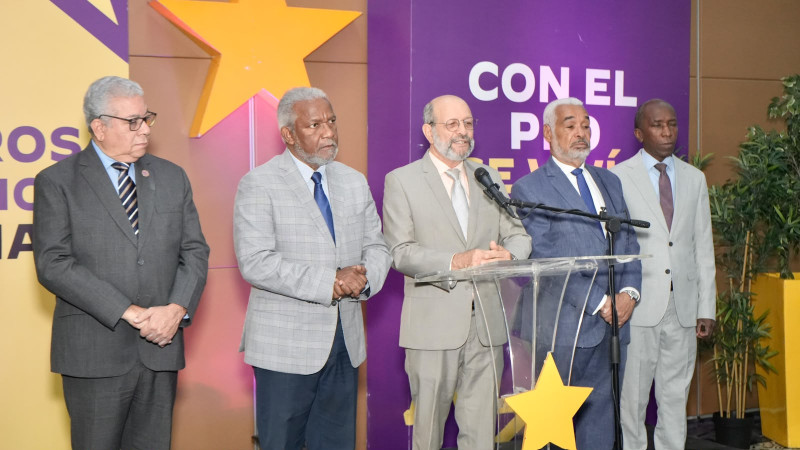 PLD dice es de «baja calidad» el calzado escolar que licita el Inabie para nuevo año escola