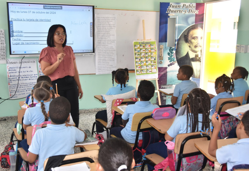 Más de 23 mil docentes y técnicos participan en el inicio de la quinta Evaluación de Desempeño
