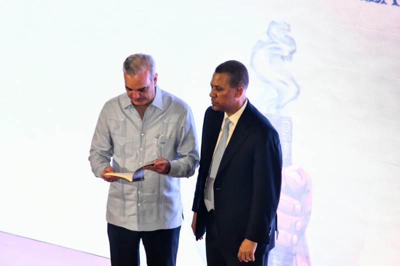 Guido presenta libro “Para que no se repita”