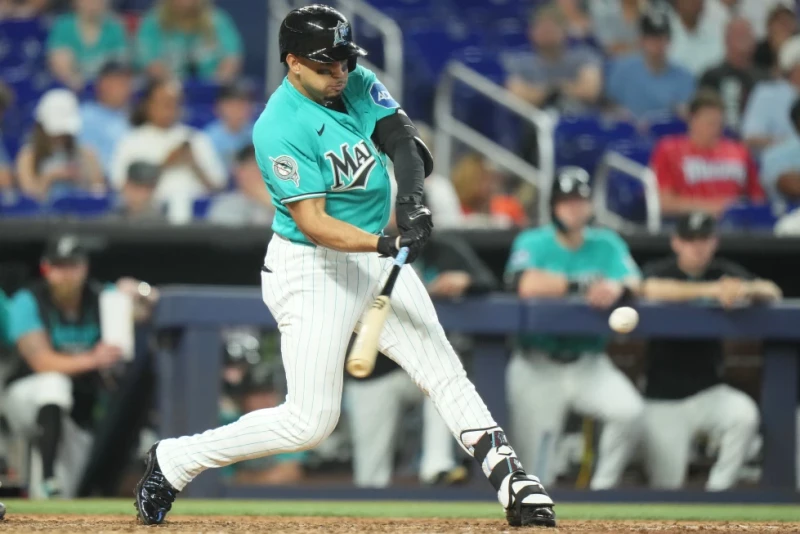 Los Marlins designan para asignación al infielder Christopher Morel