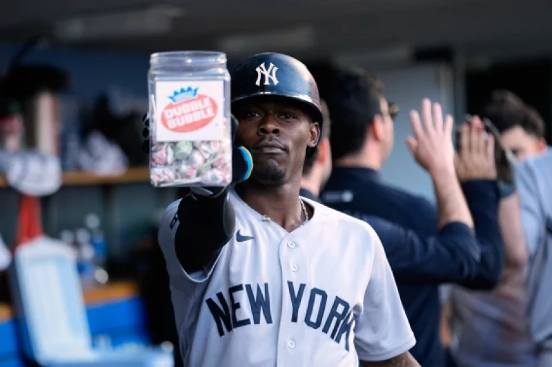 La gran noche al bate de Chisholm Jr. ayuda a Yankees en victoria por 4-3 ante Tigres