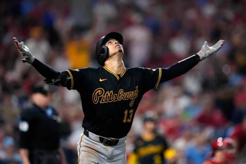 Endy Rodríguez decide con un jonrón de 3 carreras, los Piratas remontan ante los Filis