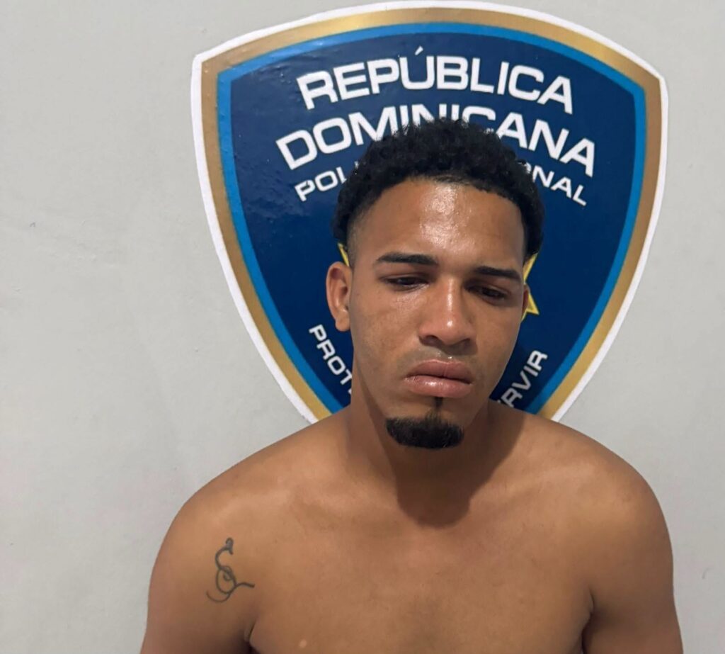DICRIM arresta hombre acusado de robo mediante orden judicial en Villa Vásquez