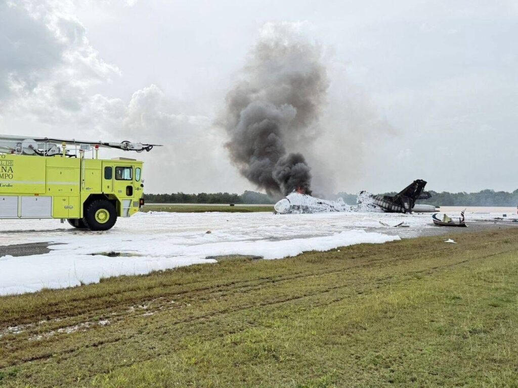 Video:Dos pilotos fallecen tras accidente de avión ejecutivo en el Aeropuerto Internacional de La Romana
