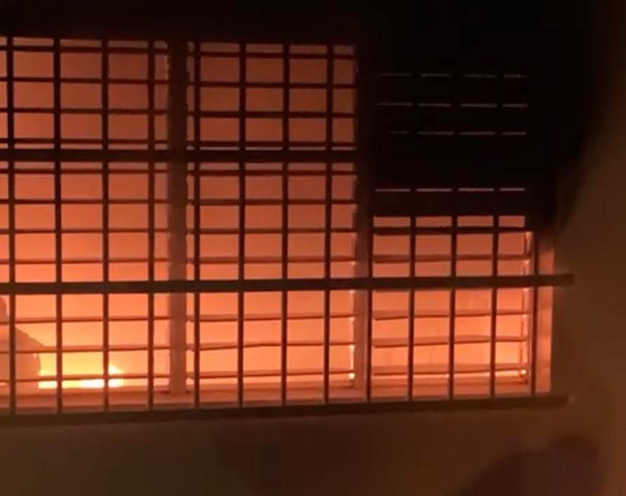Incendio afecta área de recepción del Centro de Corrección y Rehabilitación de Dajabón