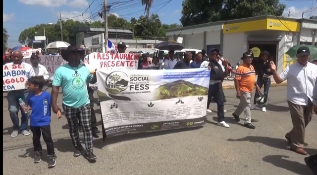 Ambientalistas, líderes religiosos y organizaciones marchan en Dajabón contra proyectos mineros