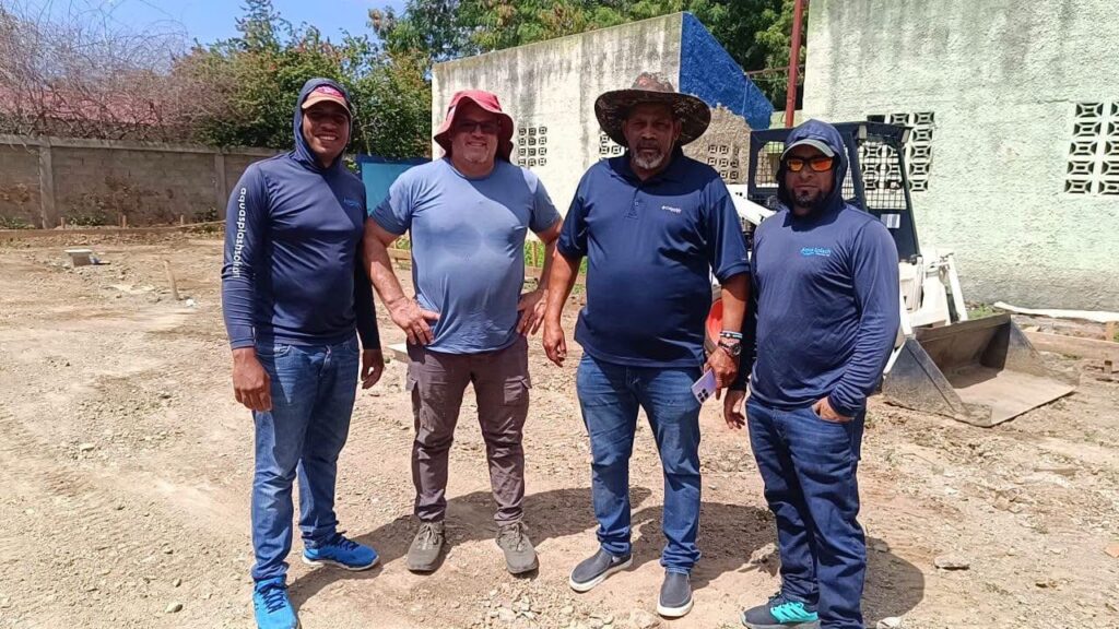 Técnicos especialistas se encuentran en Dajabon para la instalación del primer parque acuático público del pais