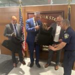 Nueva York dona 849 chalecos antibalas a la Policía Nacional y la DNCD