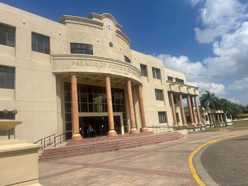 MP pide 18 meses de prisión para acusados de desfalcar fondos del instituto Oncológico Regional del Cibao