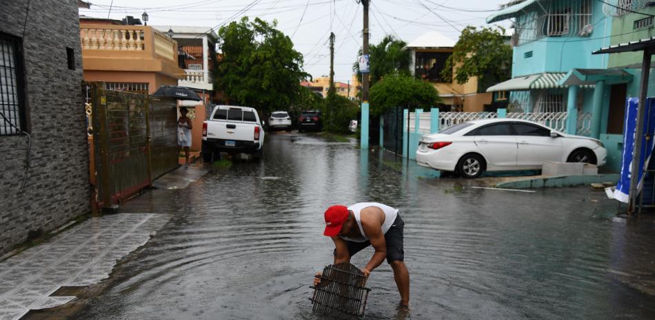 Vaguada y onda tropical provocaran aguaceros fuertes; alerta para la capital y otras provincias