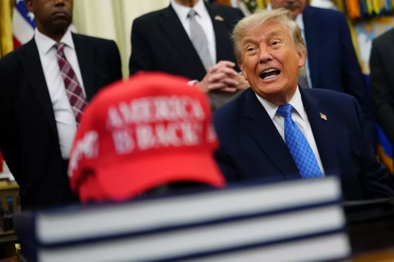Trump defiende sus millonarias ganancias: «No hago nada relacionado con mis negocios»