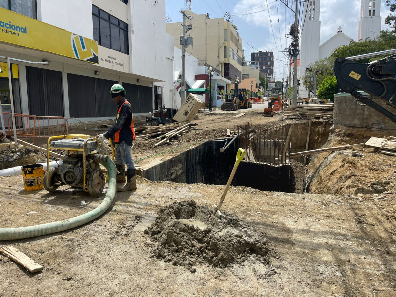 Comerciantes piden detener remozamiento de la calle Del Sol ante constantes retrasos en la obra