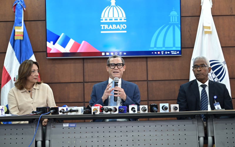 Ministro de Trabajo recibe propuesta para no discriminación de empleo por edad