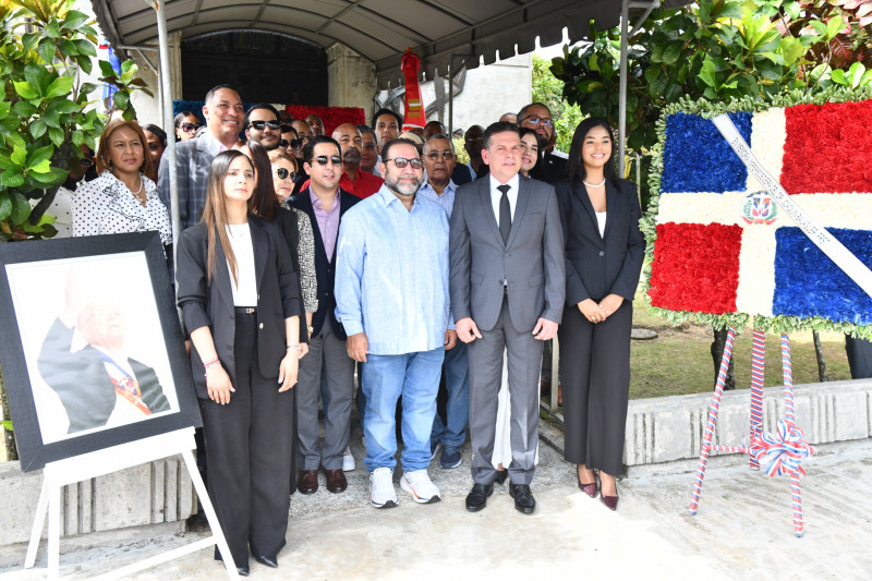 Reformistas conmemoran el 24 aniversario del fallecimiento de Balaguer