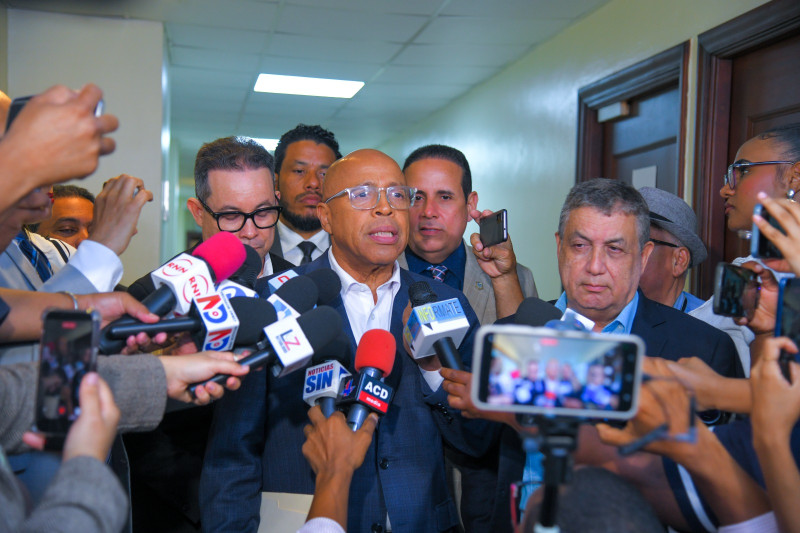 Con artículo sobre responsabilidad penal de empresas sobre la mesa, Comisión avanza trabajos sobre Código Penal