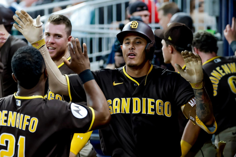 Machado conecta dos jonrones, Tatis batea el cuadrangular más largo de la temporada y San Diego gana