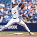 Shane Bieber lanza 7 entradas y los Azulejos vencen a los Rays 3-1